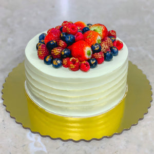 Vegan Vanilla Mixed Berry Cake - Veganlife