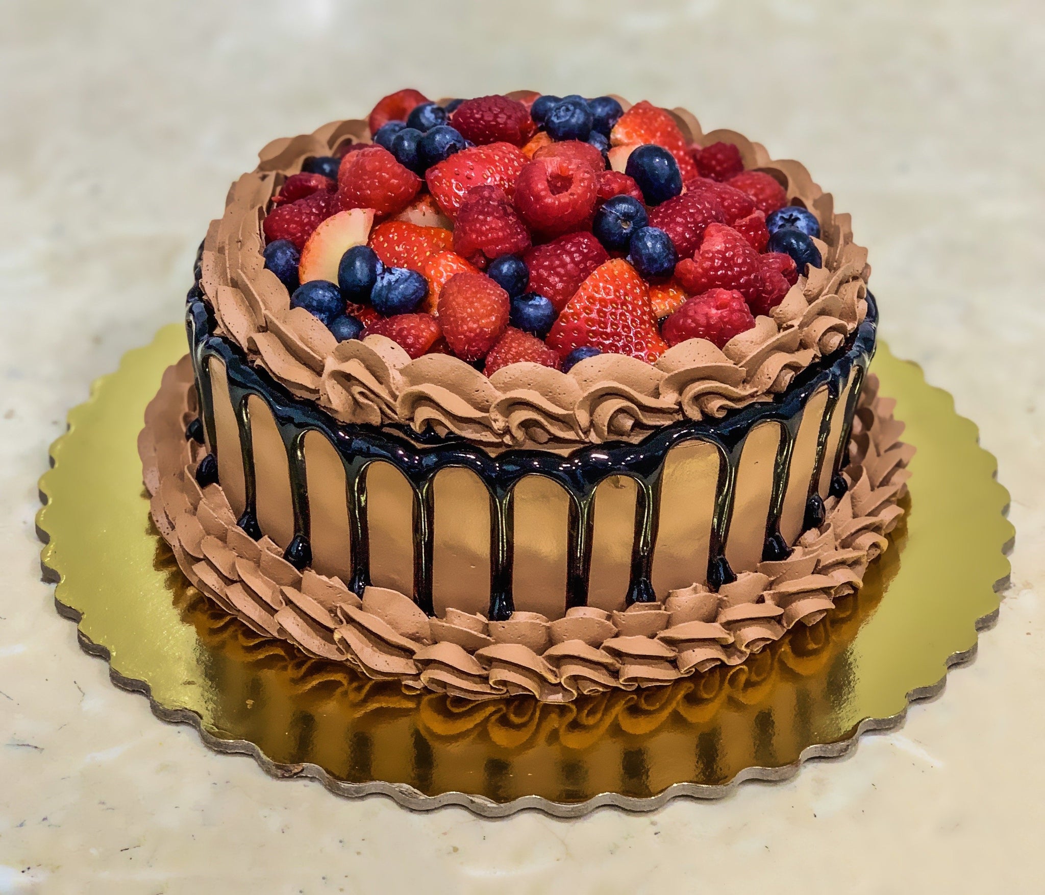 Vegan Dark Chocolate Mixed Berry Cake - Veganlife